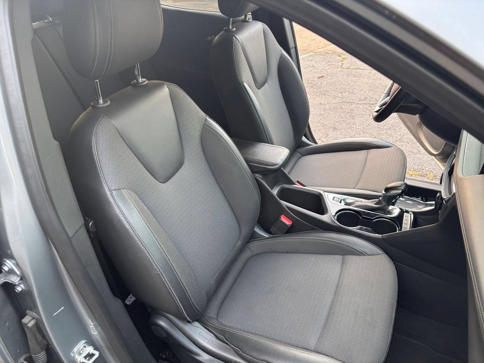 Used 2025 Buick Encore GX Preferred AWD/4WD image 38