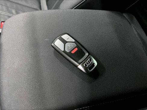 Used 2023 Audi Q5 2.0T Premium w/ Convenience Package image 13