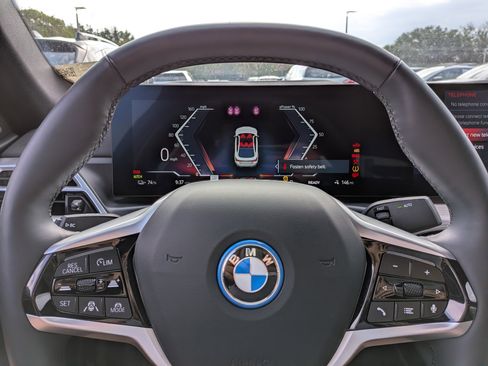 Used 2025 BMW i4 xDrive40i AWD/4WD image 27