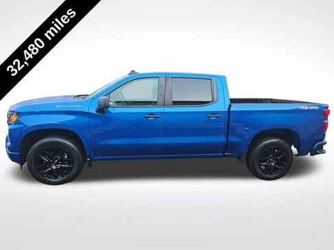 Used 2022 Chevrolet Silverado 1500 Custom image 2