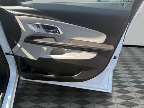 Used 2016 Chevrolet Equinox LT w/ Convenience Package image 24