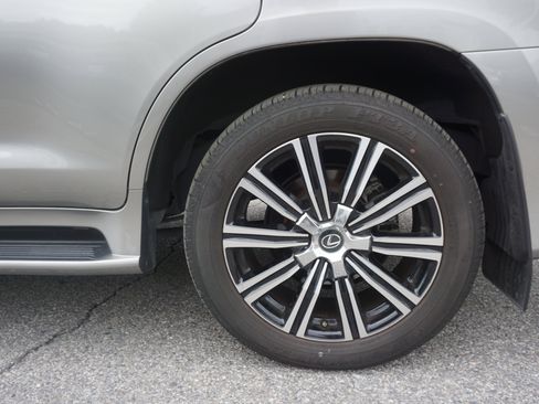 Used 2018 Lexus LX 570 4WD w/ Luxury Package image 6