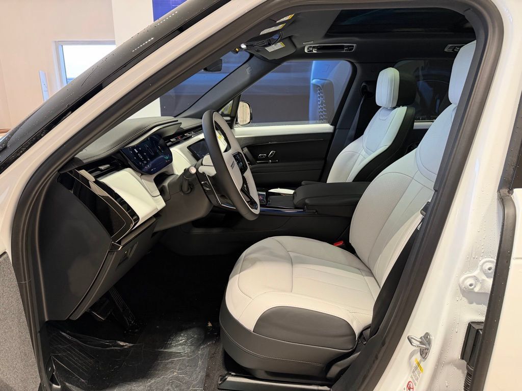 New 2025 Land Rover Range Rover Sport Dynamic SE AWD/4WD image 11