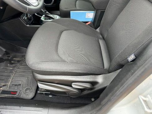 Used 2019 Jeep Renegade Sport w/ Sport Appearance Group image 18