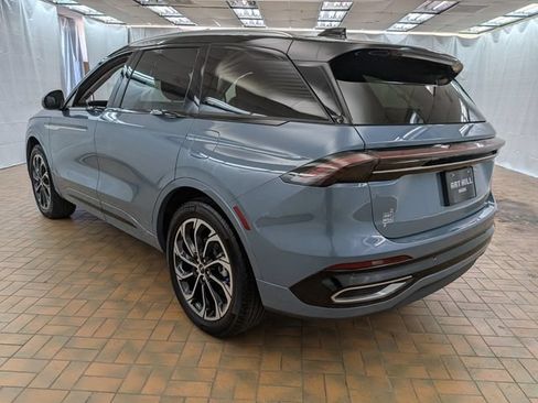 Used 2025 Lincoln Nautilus Reserve AWD/4WD image 6