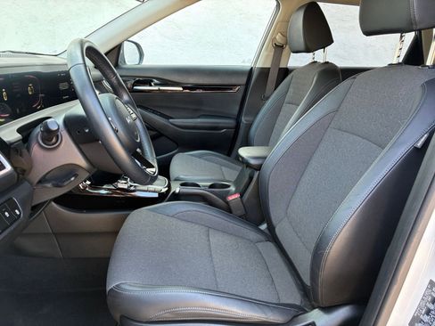 Used 2025 Kia Seltos S image 28