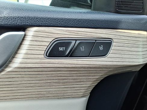 Used 2021 Hyundai Palisade SEL w/ Premium Package image 10