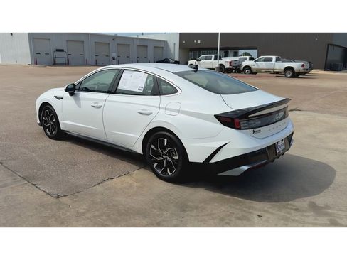 Used 2025 Hyundai Sonata SEL FWD image 6