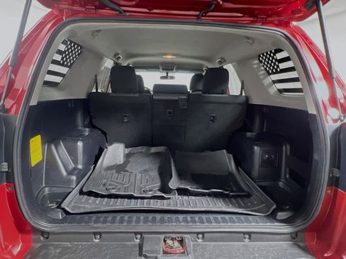 Used 2018 Toyota 4Runner SR5 RWD image 33