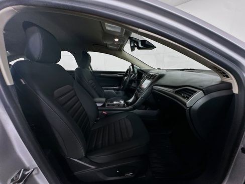 Used 2017 Ford Fusion SE image 29