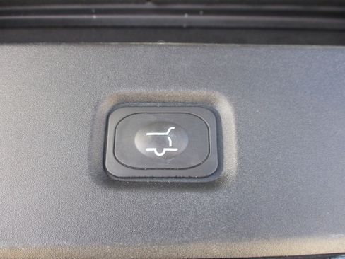 Used 2025 Ford Expedition Platinum image 49