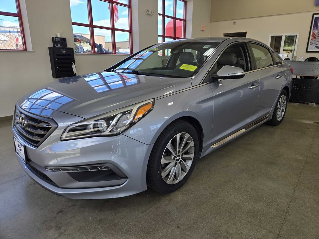 Used 2015 Hyundai Sonata Sport w/ Option Group 03 FWD image 2