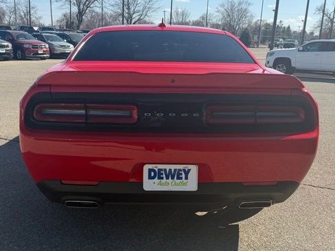 Used 2022 Dodge Challenger GT image 4