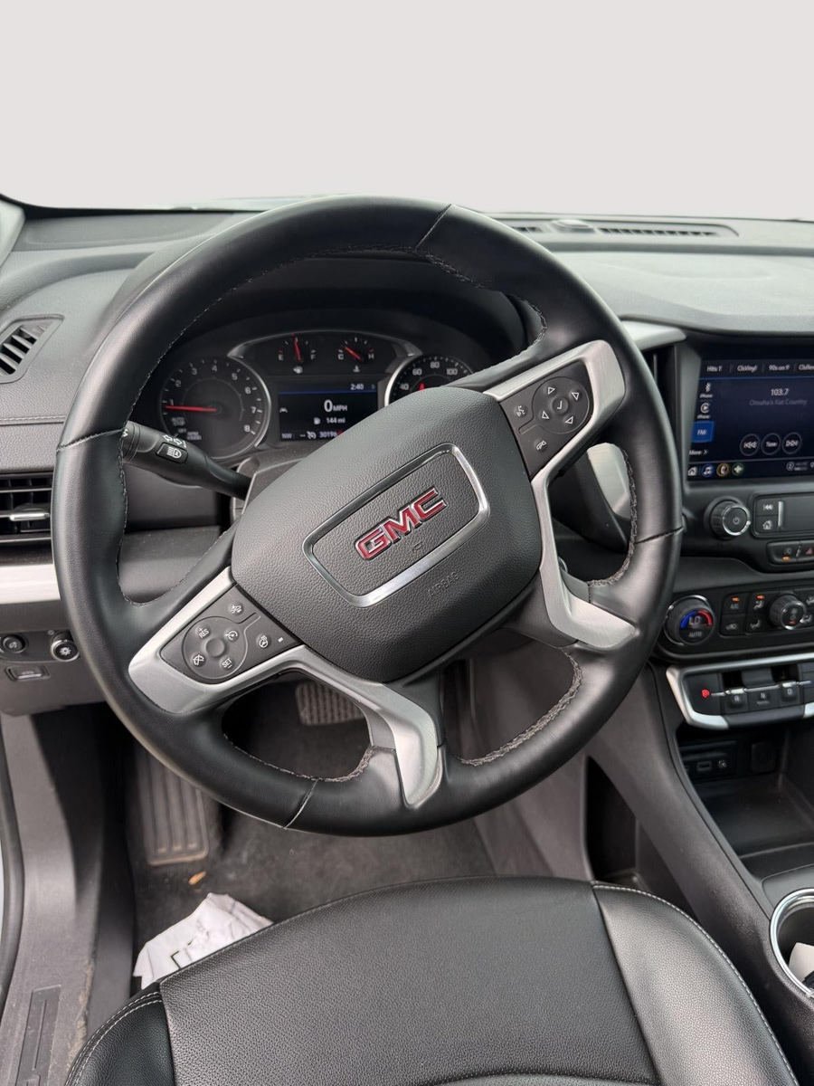 Used 2024 GMC Terrain SLT AWD/4WD image 12