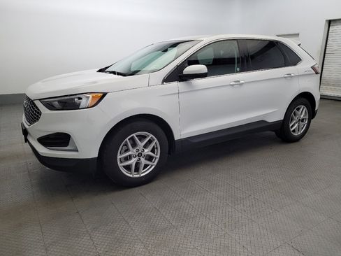 Used 2024 Ford Edge SEL image 2