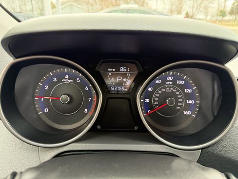 Used 2014 Hyundai Elantra SE image 26