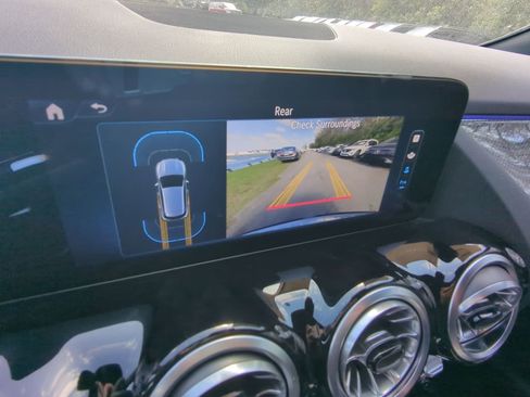 Used 2025 Mercedes-Benz GLA 250 image 7