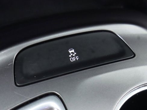 Used 2021 Chevrolet Malibu LT image 24