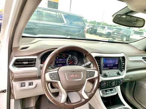 Used 2020 GMC Acadia SLT FWD image 11