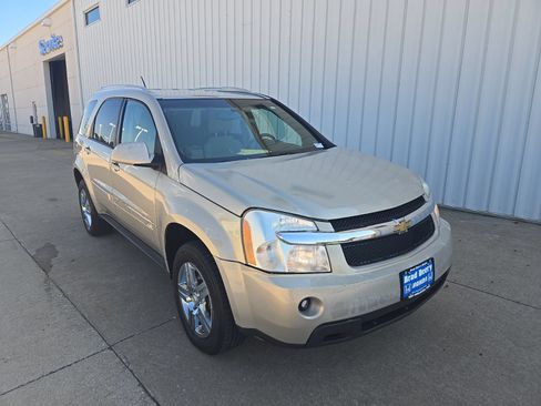 Used 2009 Chevrolet Equinox LT w/ LT Preferred Equipment Group FWD image 2