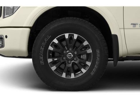 Used 2018 Nissan Titan PRO-4X w/ Pro-4x Utility Package AWD/4WD image 14