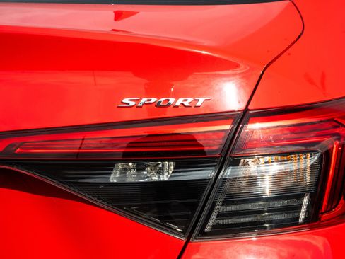 Used 2024 Honda Civic Sport image 11