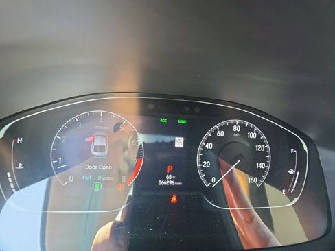 Used 2019 Honda Accord Touring image 16