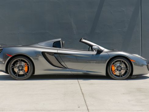 Used 2014 McLaren MP4-12C Spider RWD image 9