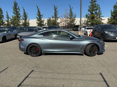 Used 2017 INFINITI Q60 Red Sport 400 AWD/4WD image 2