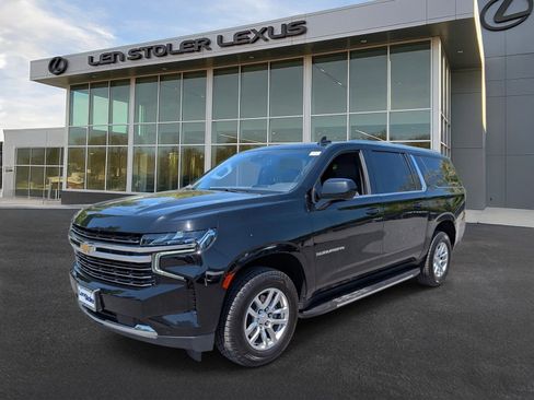 Used 2023 Chevrolet Suburban LT AWD/4WD image 7