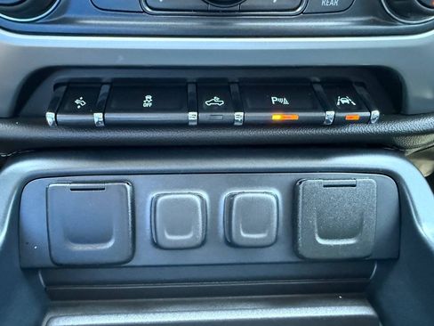 Used 2018 GMC Sierra 1500 SLT AWD/4WD image 44