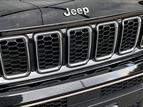 Used 2021 Jeep Grand Cherokee L Overland w/ Luxury Tech Group IV AWD/4WD image 30