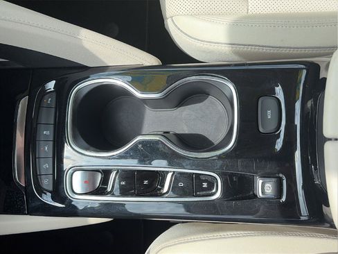 Certified 2023 Buick Envision Essence AWD/4WD image 31