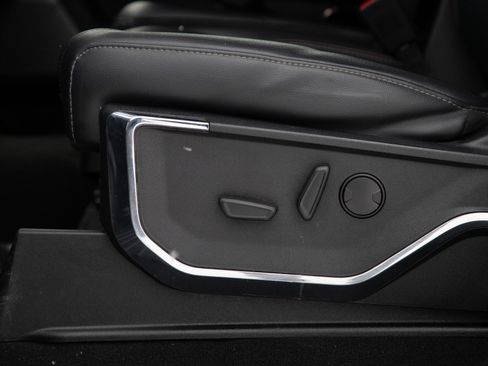 Used 2024 Ford F250 Lariat w/ Sport Appearance Package image 24