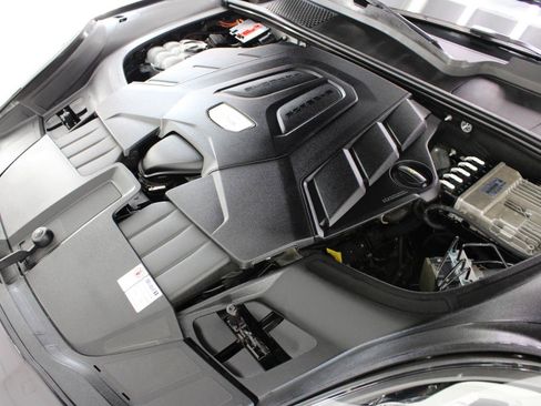 Used 2019 Porsche Cayenne AWD/4WD image 79
