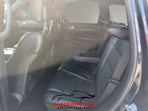 Used 2017 Jeep Grand Cherokee Limited w/ Luxury Group II AWD/4WD image 5