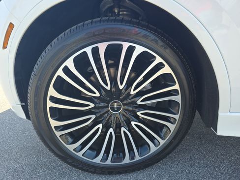 New 2026 Lincoln Aviator Black Label w/ Dynamic Handling Package image 34