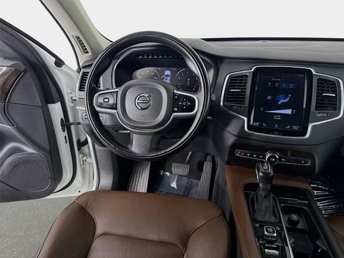 Used 2019 Volvo XC90 T6 Momentum AWD/4WD image 24