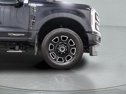 Used 2025 Ford F250 Platinum image 7