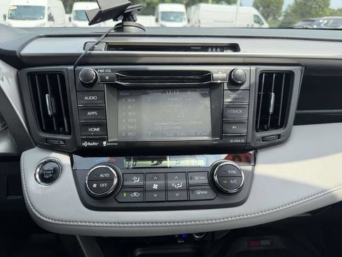 Used 2018 Toyota RAV4 XLE FWD image 31