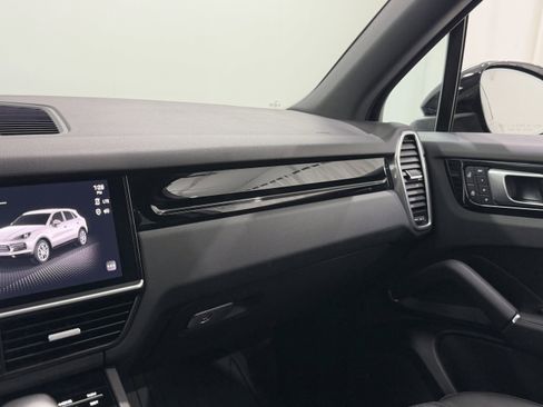 Certified 2023 Porsche Cayenne AWD/4WD image 56