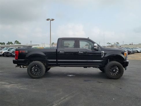 Used 2019 Ford F250 Platinum w/ Platinum Ultimate Package image 18