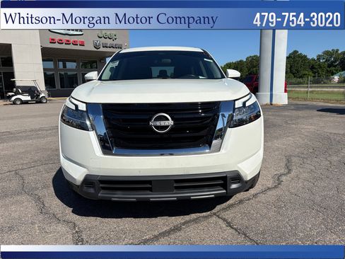 Used 2022 Nissan Pathfinder SV FWD image 3