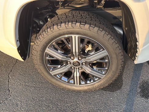 Used 2023 Toyota Tundra Capstone AWD/4WD image 38