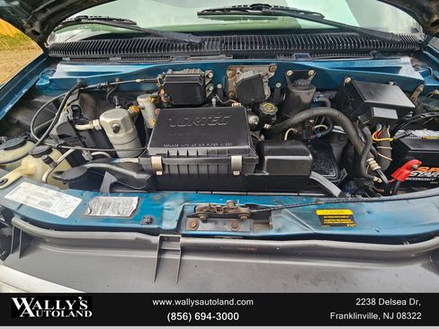 Used 1999 Chevrolet Astro AWD Passenger image 17