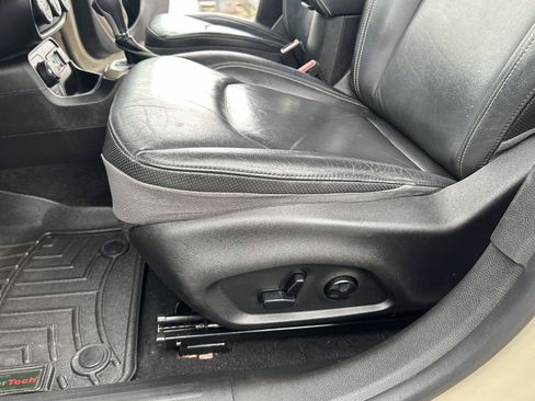 Used 2015 Jeep Renegade Limited AWD/4WD image 25
