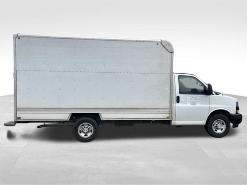 Used 2022 Chevrolet Express 3500 w/ Driver Convenience Package RWD image 7
