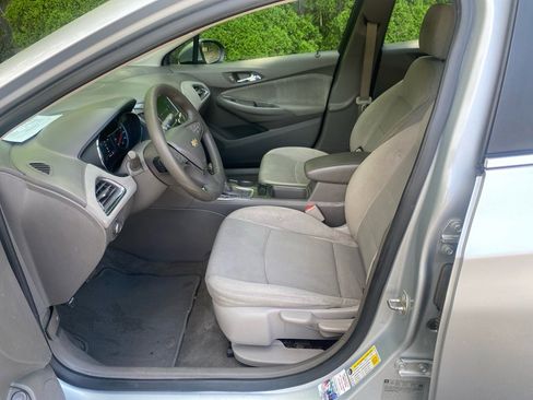 Used 2016 Chevrolet Cruze LT FWD image 9
