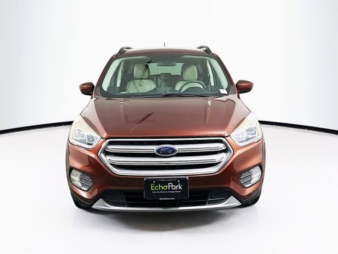 Used 2018 Ford Escape SEL image 2
