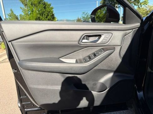 Certified 2025 Nissan Rogue SL w/ Tech Package AWD/4WD image 19